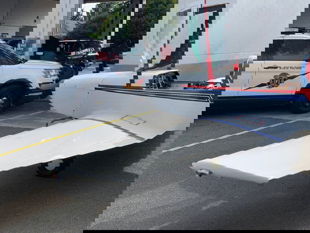 Plane lands on Washington highway