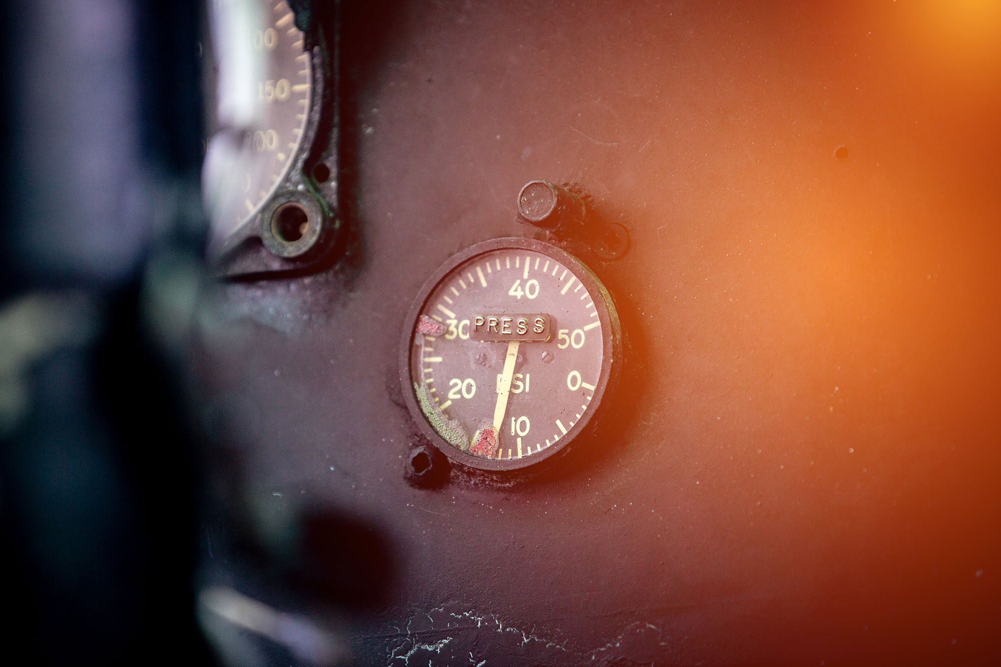 Airplane gauge