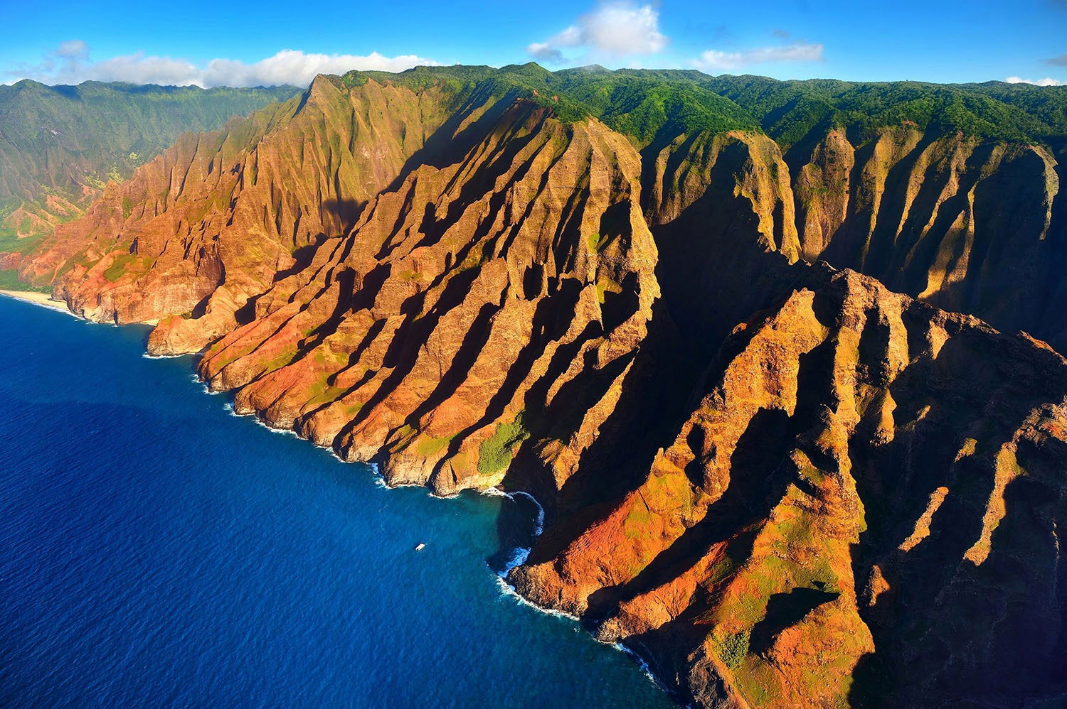 Aerial view of Na Pali coast, Kauai, Hawaii