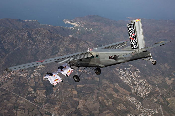 The last time people attempted to jump into a plane