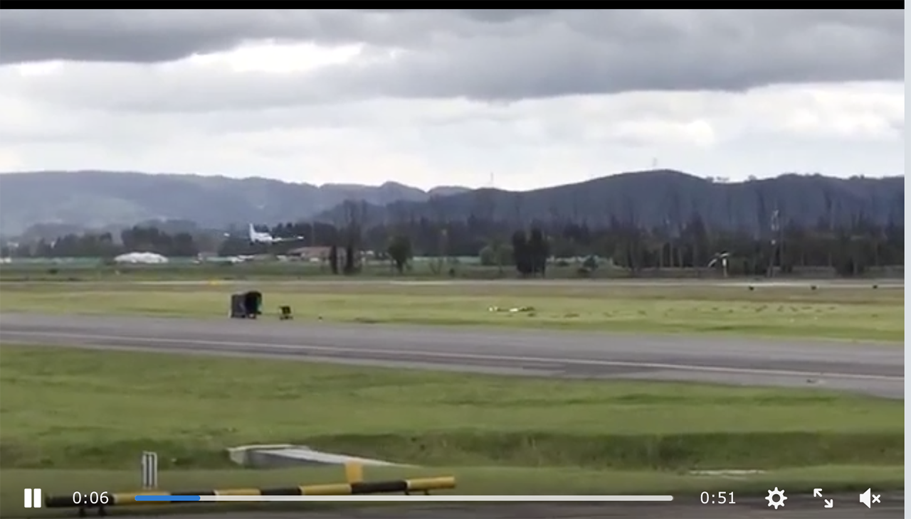 A King Air gear collapses in video.