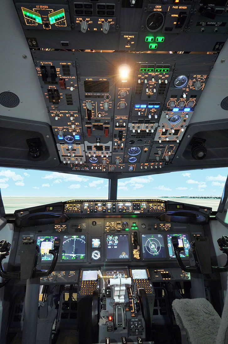 Boeing 737 Cockpit
