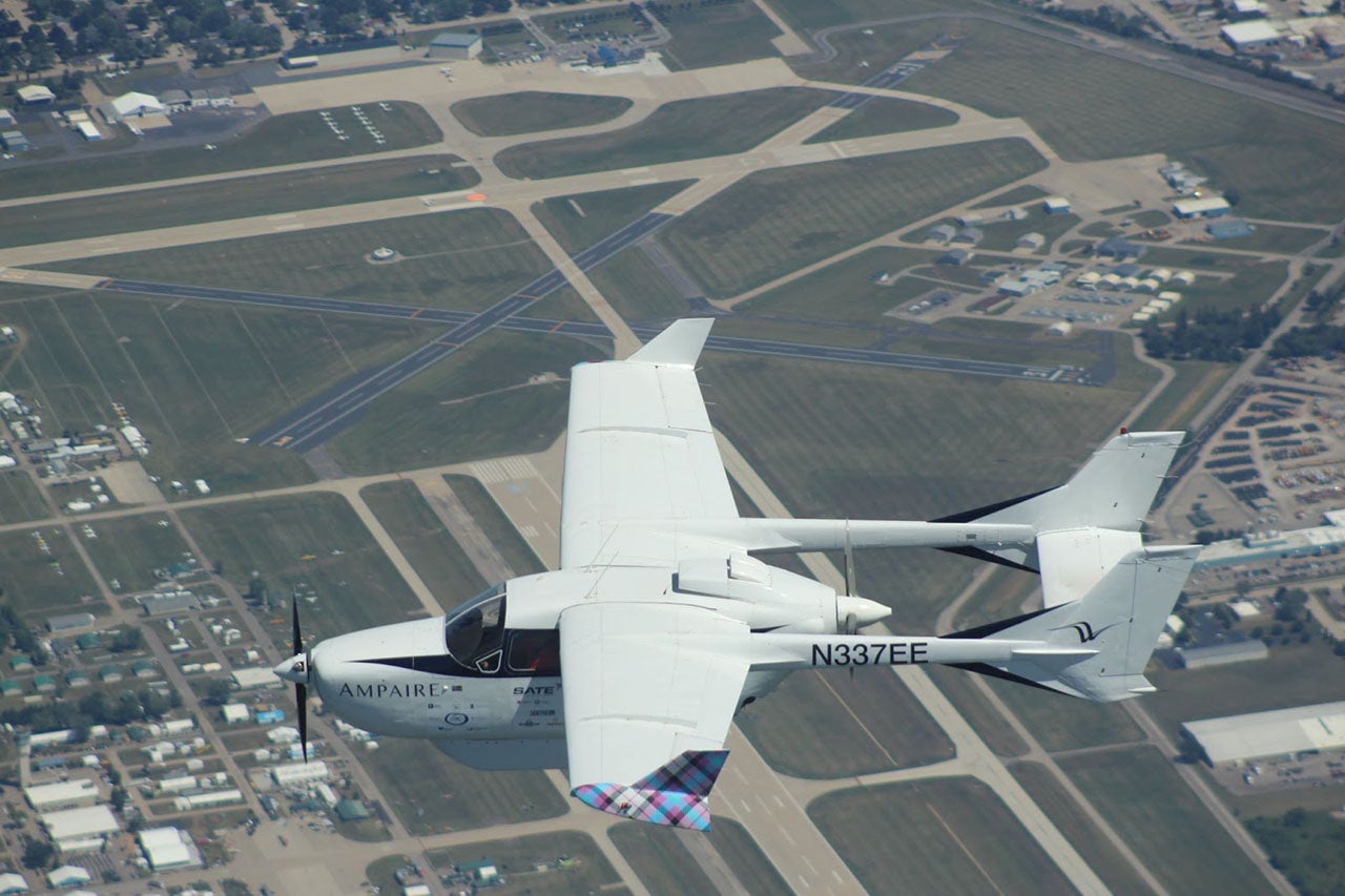 Ampaire Electric Hybrid Flies from California To Oshkosh