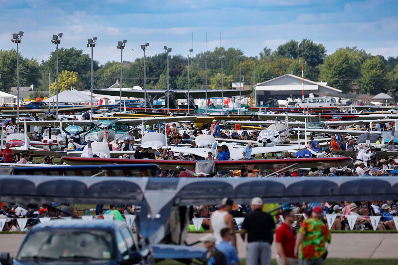 The air show crowd - Oshkosh AirVenture 2022